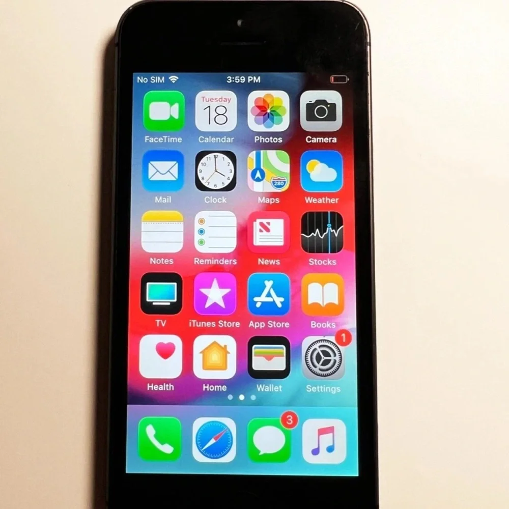 iPhone 5S in Black (16GB)